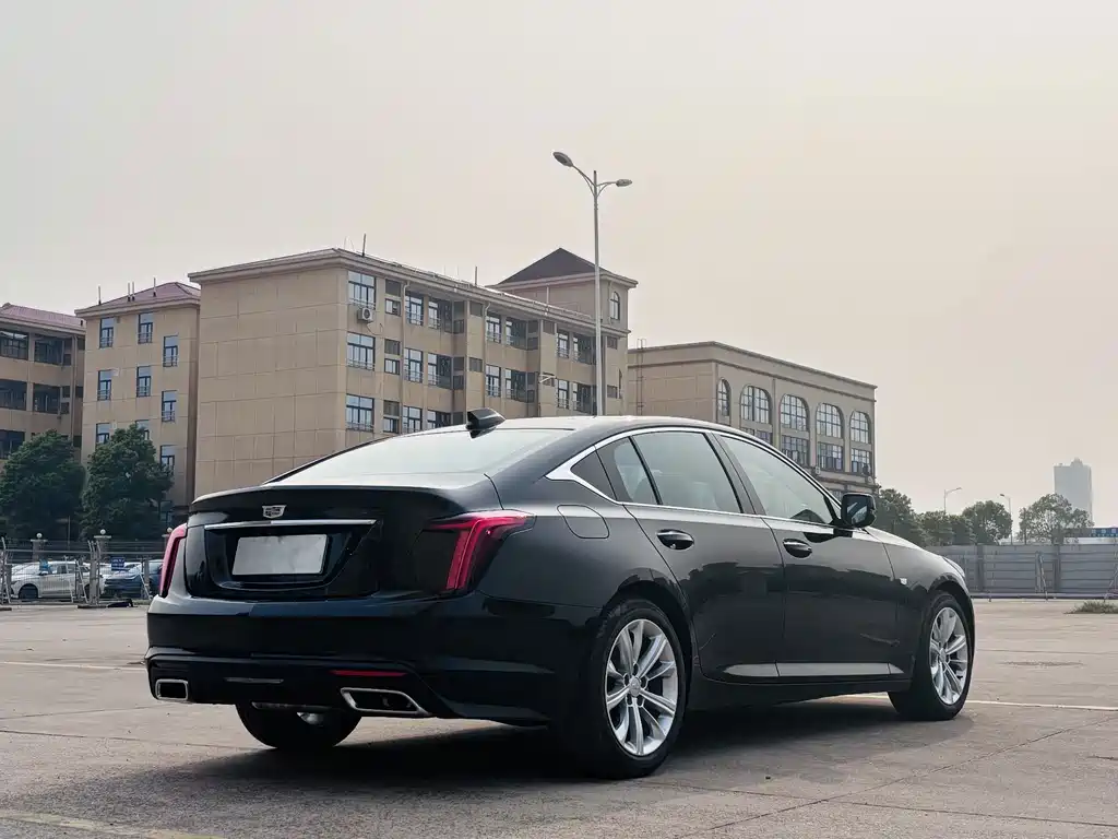 Cadillac CT5 — фото 7