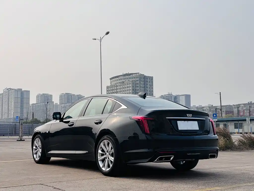Cadillac CT5 — фото 9