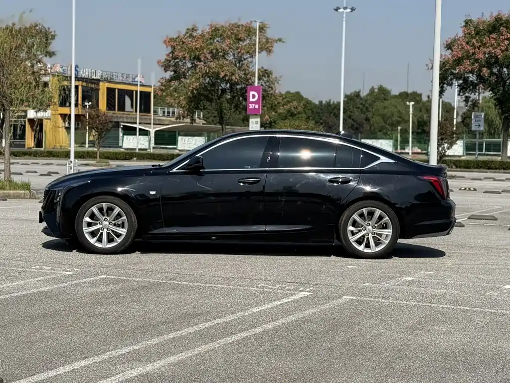 Cadillac CT5 — фото 4
