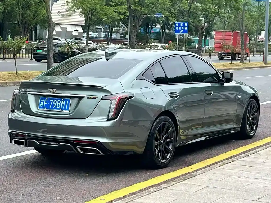 Cadillac CT5 — фото 9