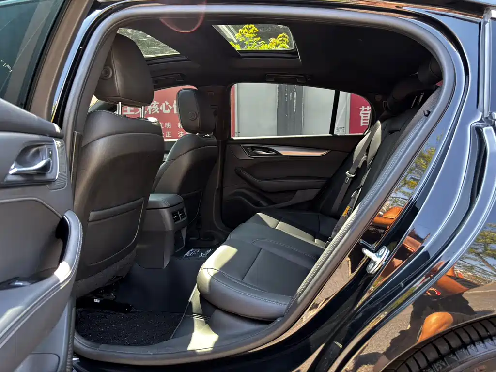 Cadillac CT5 — фото 6