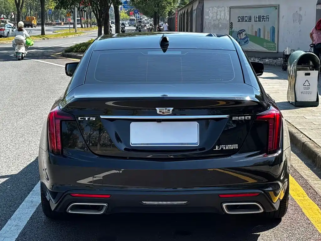 Cadillac CT5 — фото 9