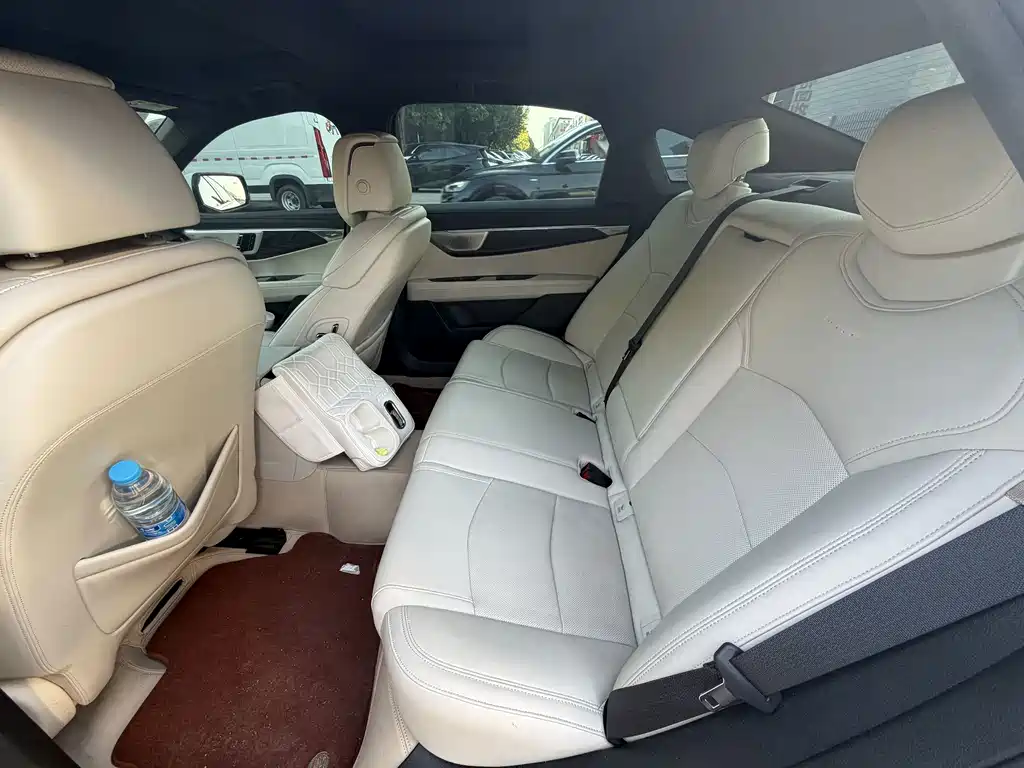 Cadillac CT6 — фото 7