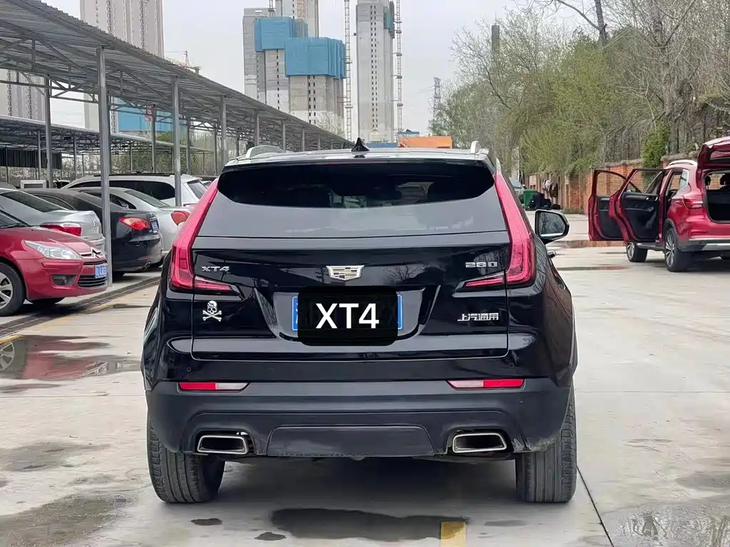 Cadillac XT4 — фото 8