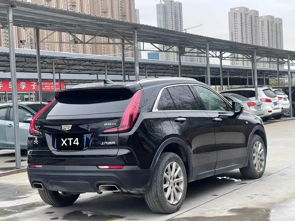 Cadillac XT4 — фото 9