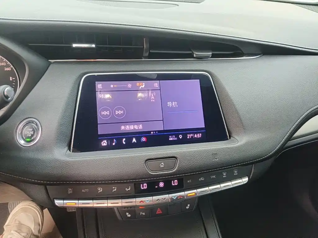 Cadillac XT4 — фото 13