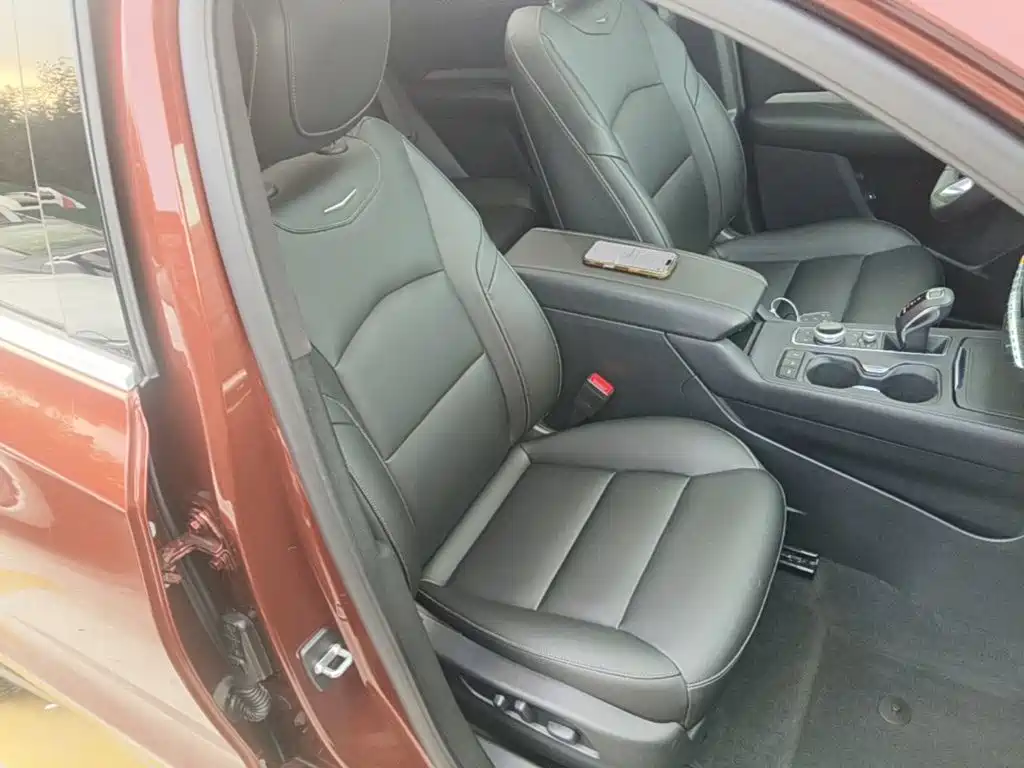 Cadillac XT4 — фото 25