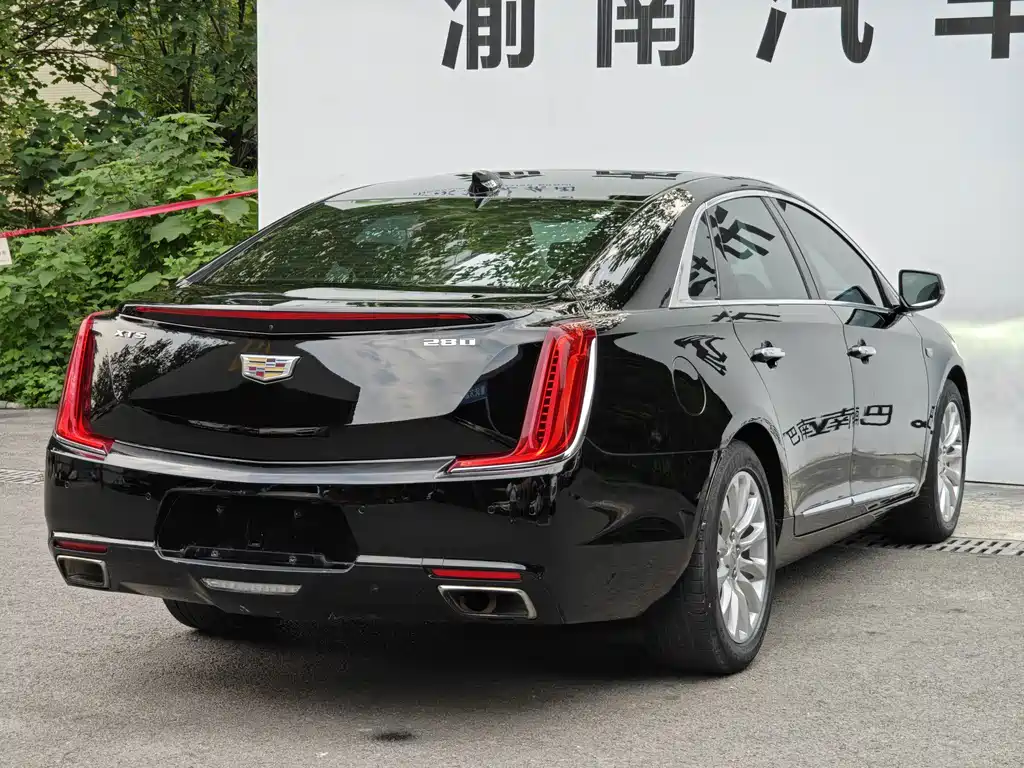 Cadillac XTS — фото 10