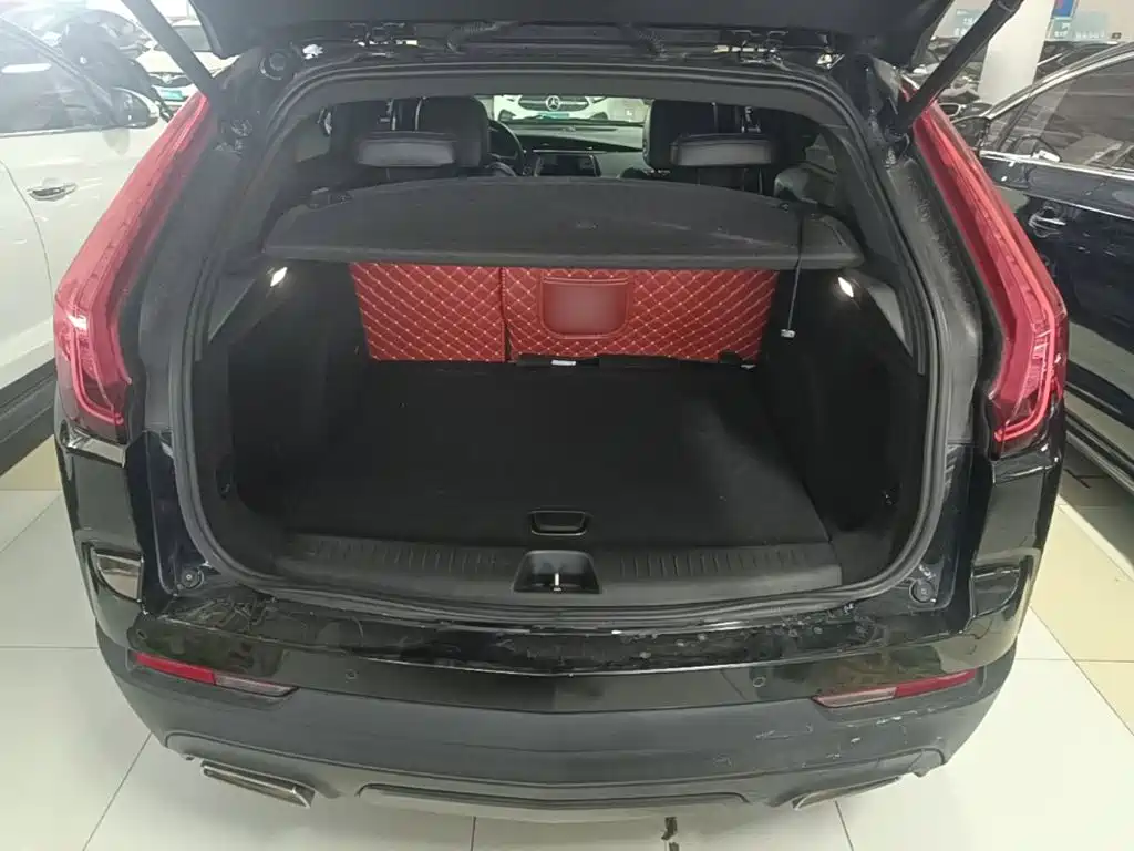 Cadillac XT4 — фото 19