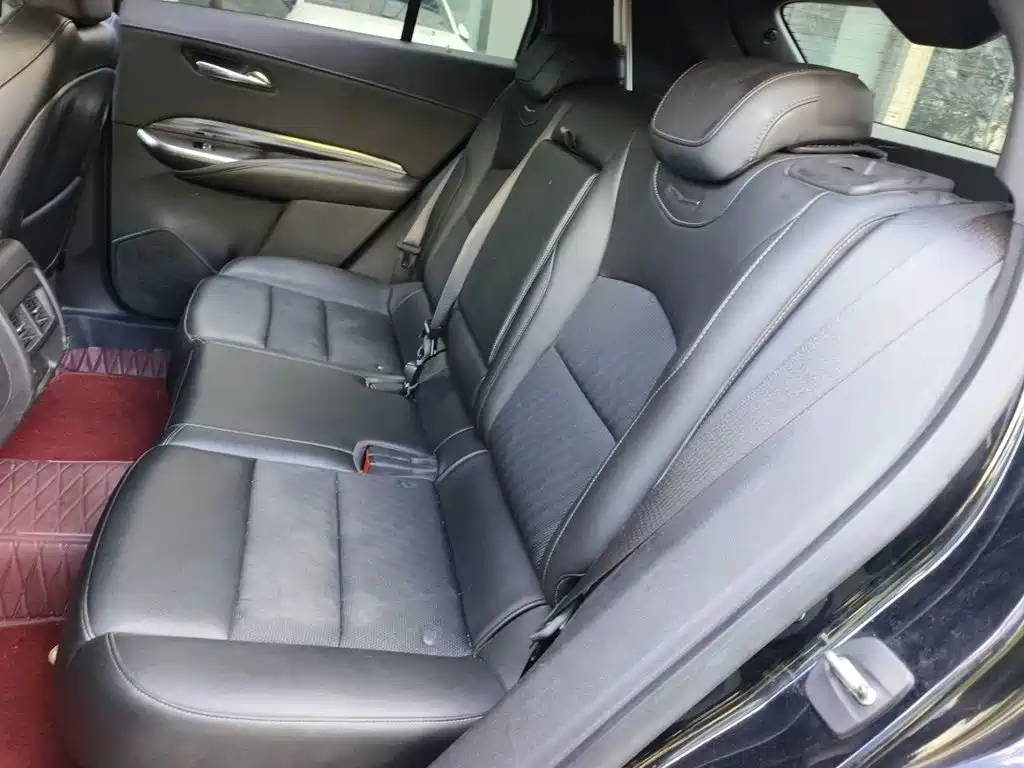 Cadillac XT4 — фото 18