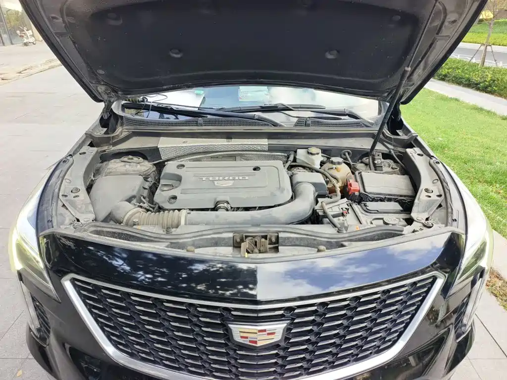 Cadillac XT4 — фото 21