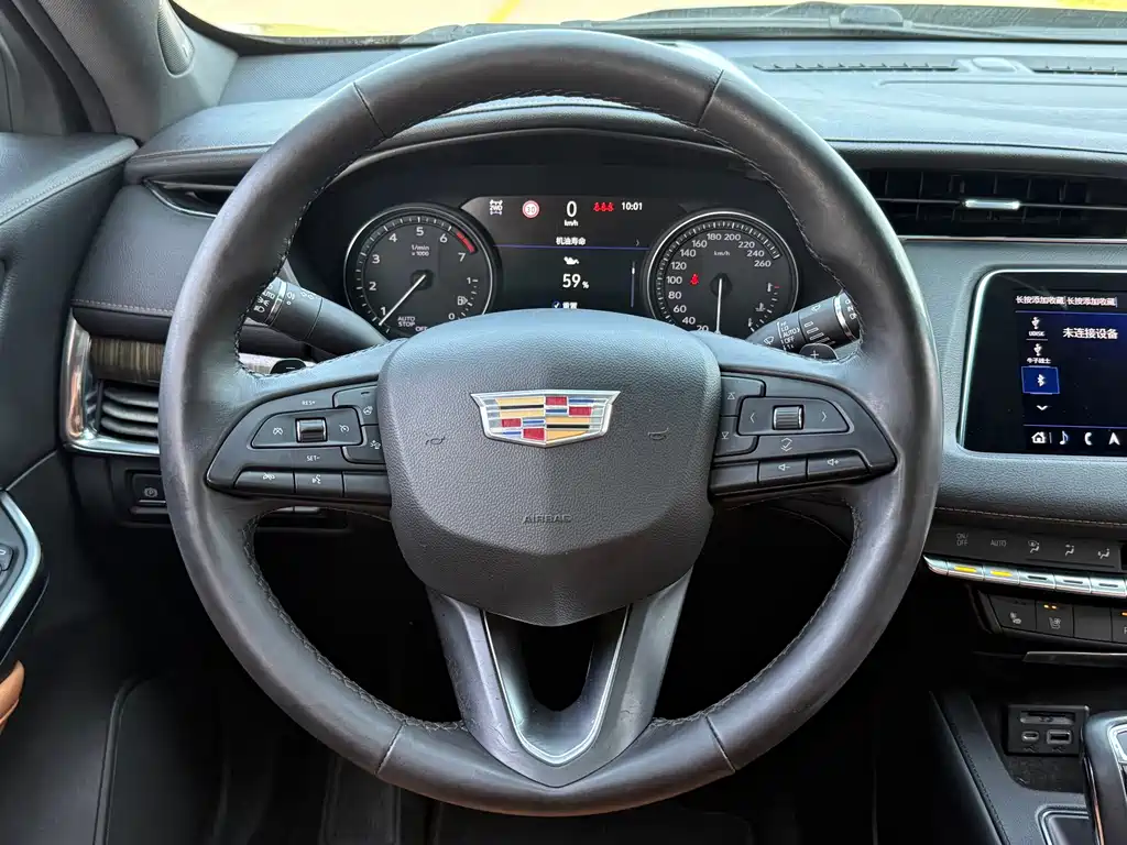 Cadillac XT4 — фото 10
