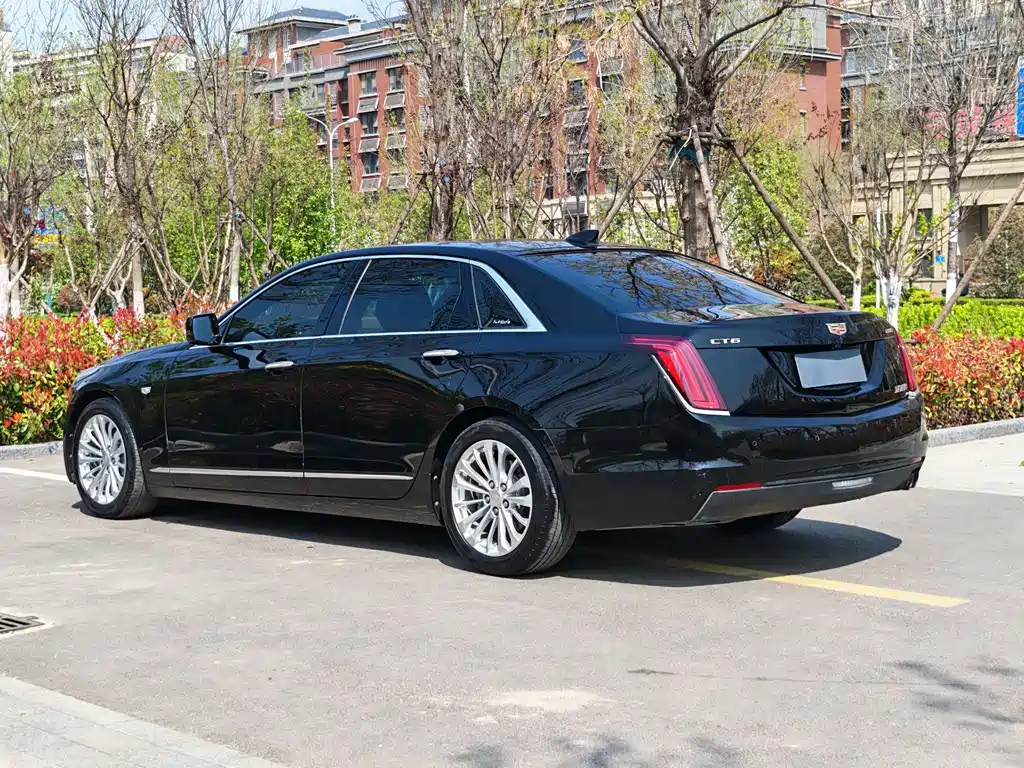 Cadillac CT6 — фото 7