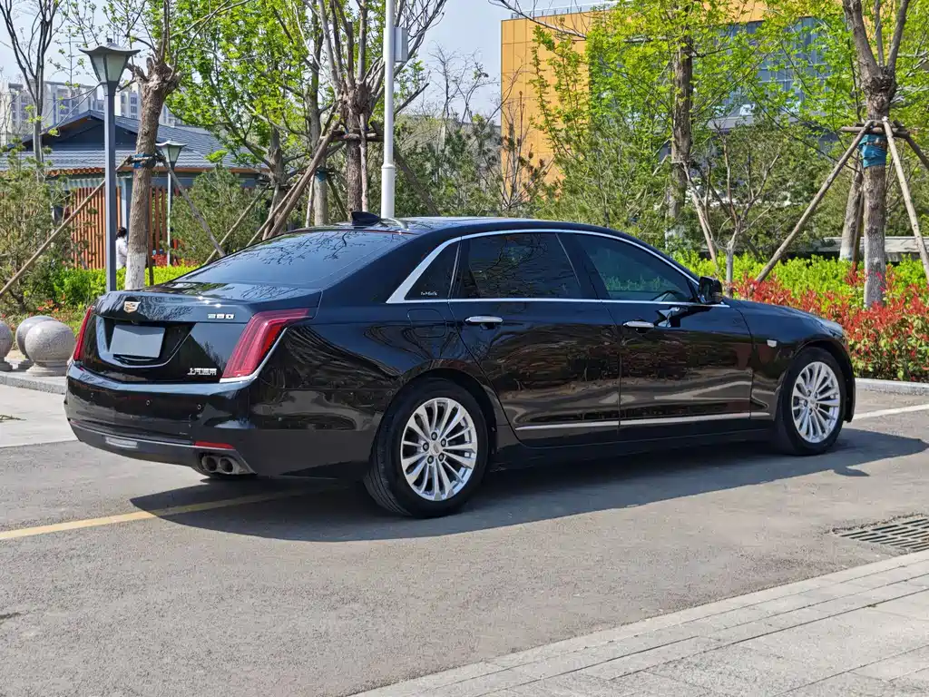 Cadillac CT6 — фото 9
