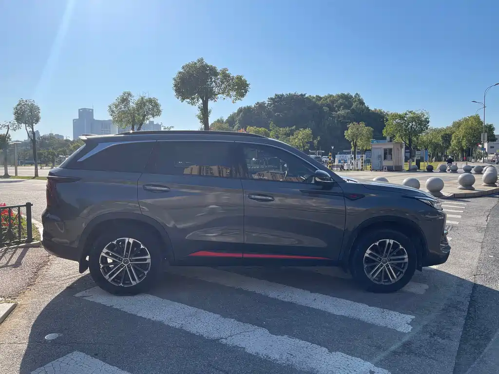 Changan CS75 PLUS — фото 4