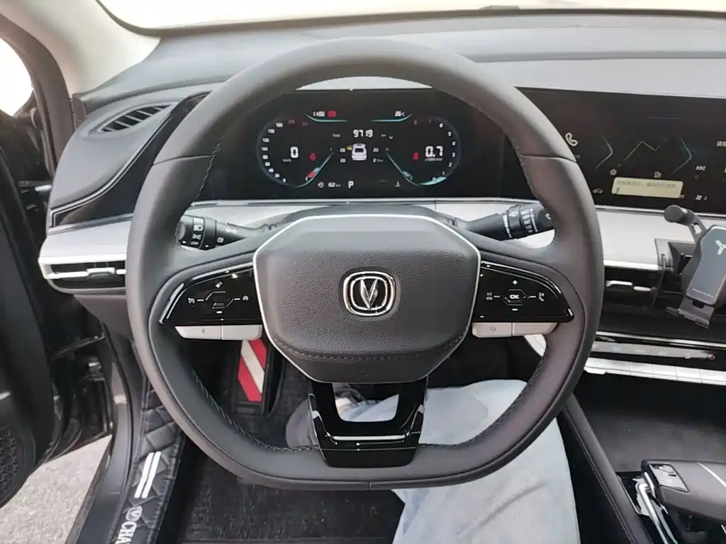Changan Eado — фото 11
