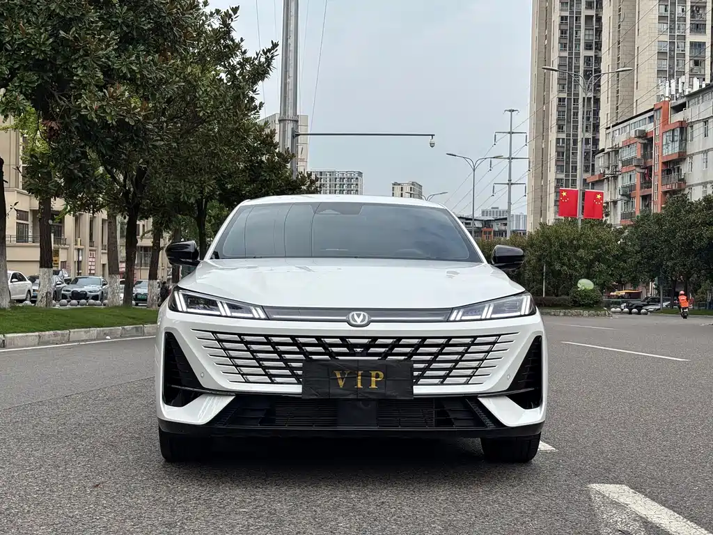 Changan Eado — фото 2