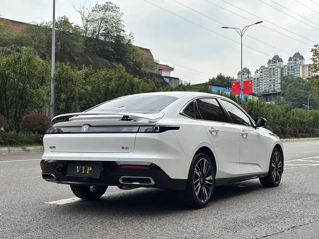 Changan Eado — фото 6
