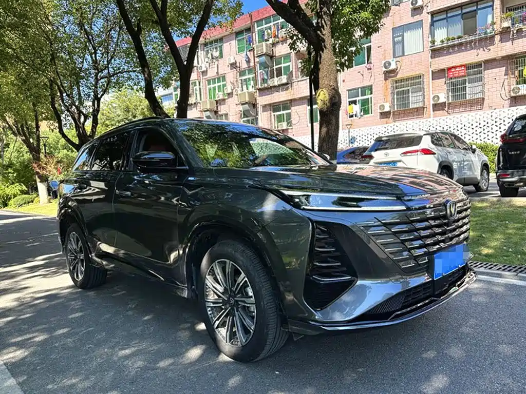 Changan CS75 PLUS — фото 3