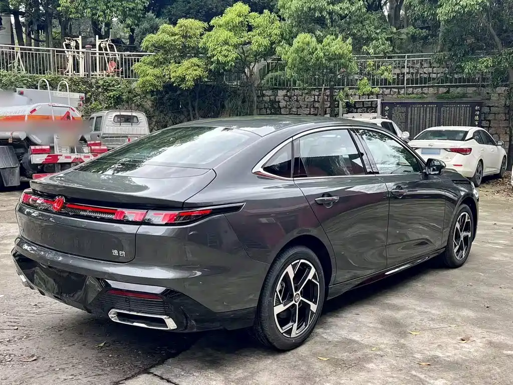 Changan Eado — фото 10