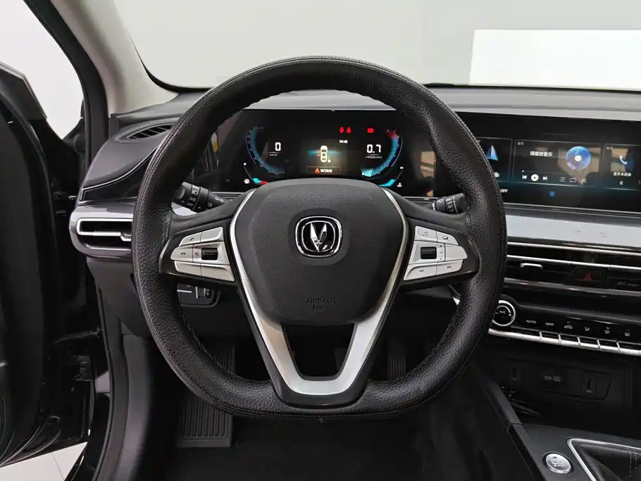 Changan Eado — фото 15