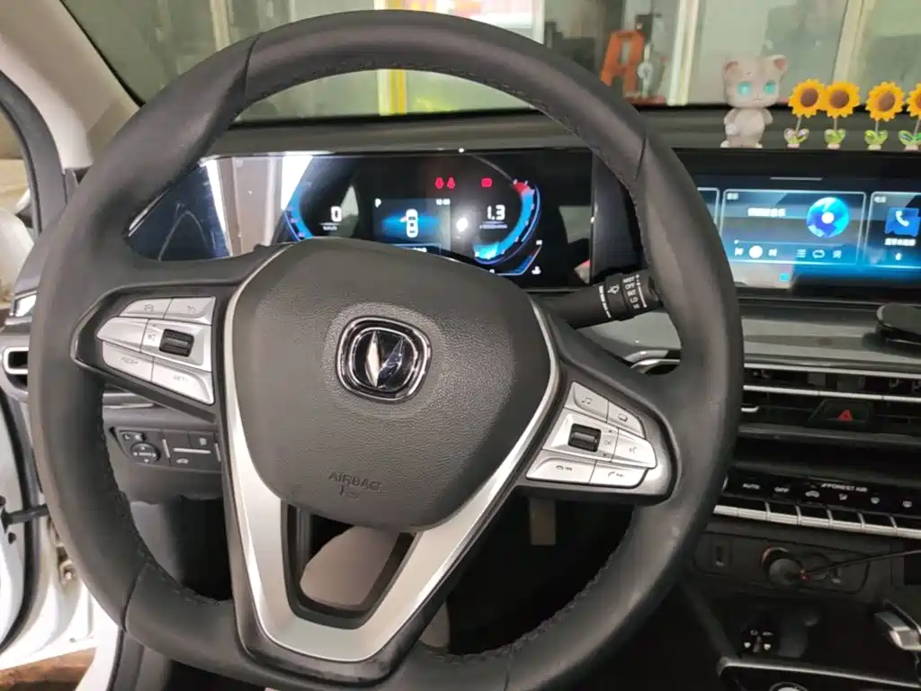 Changan Eado — фото 11