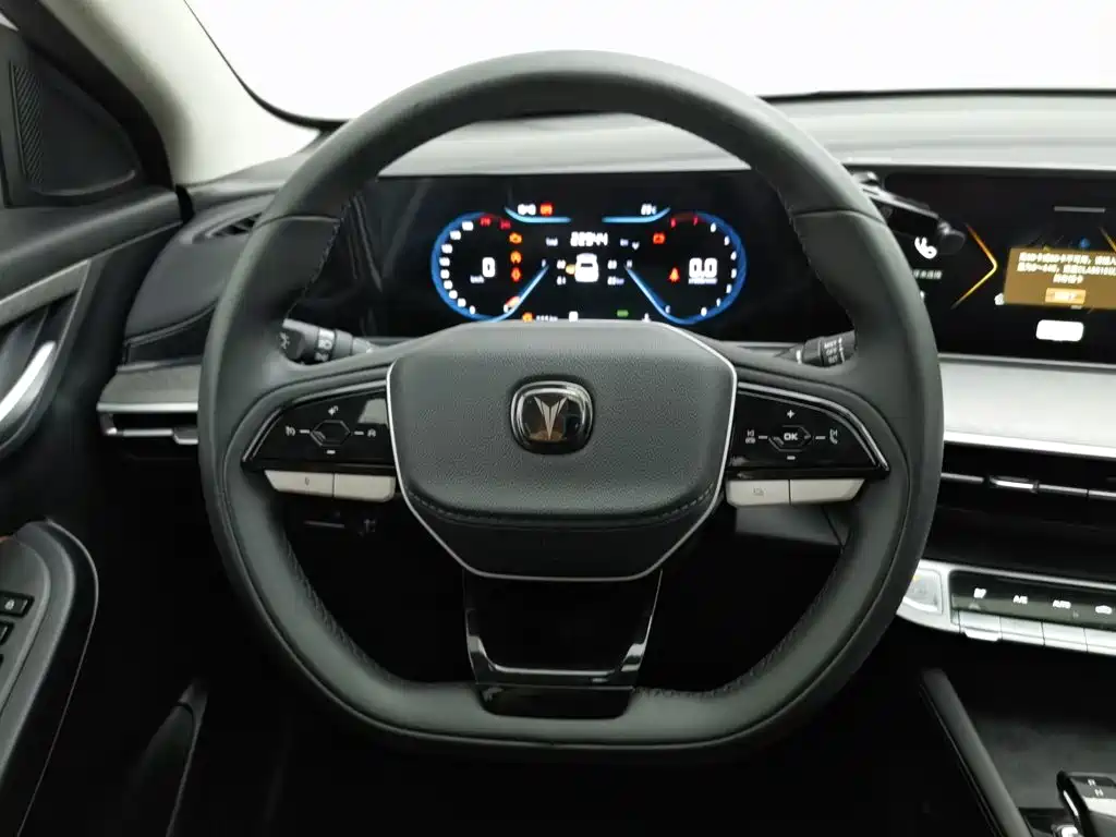Changan Eado — фото 11
