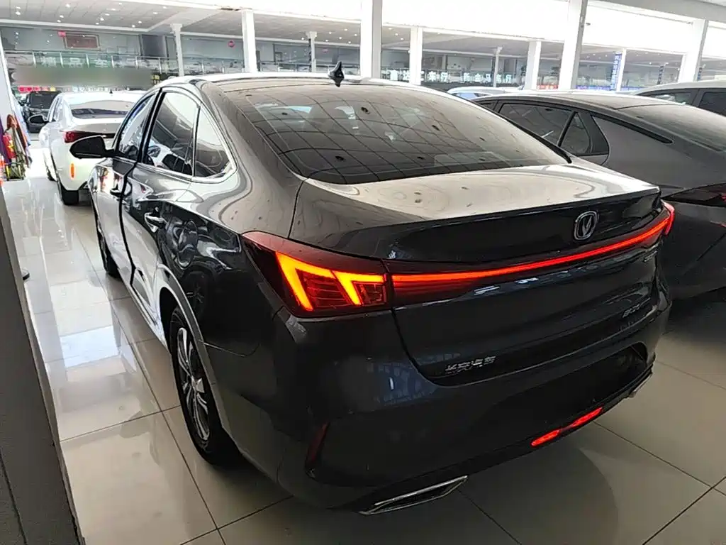 Changan Eado — фото 5