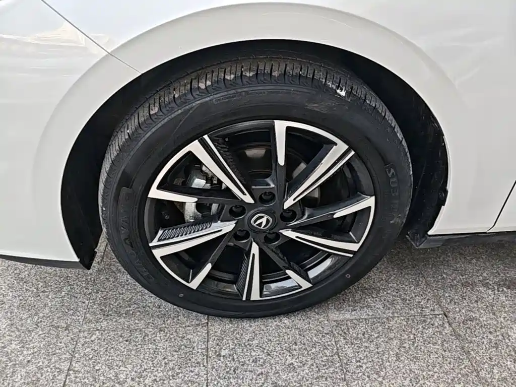 Changan Eado — фото 23