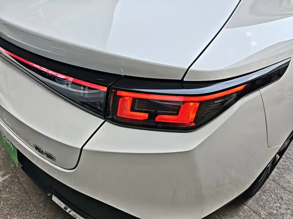 Changan Eado — фото 8