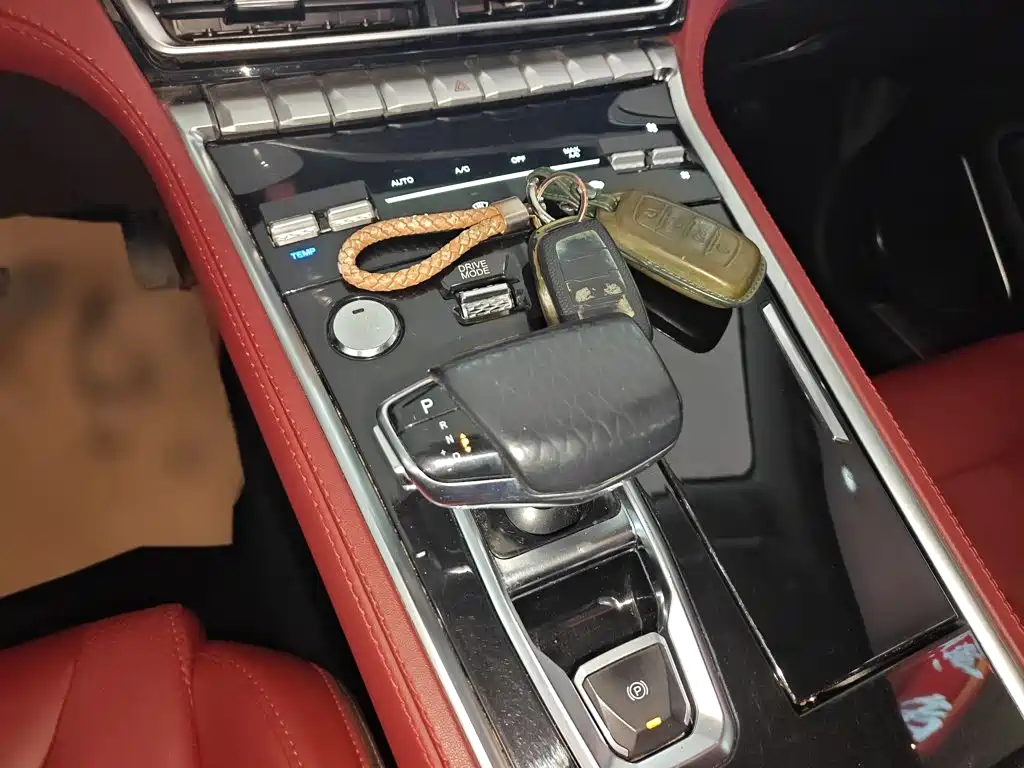 Changan CS85 COUPE — фото 10