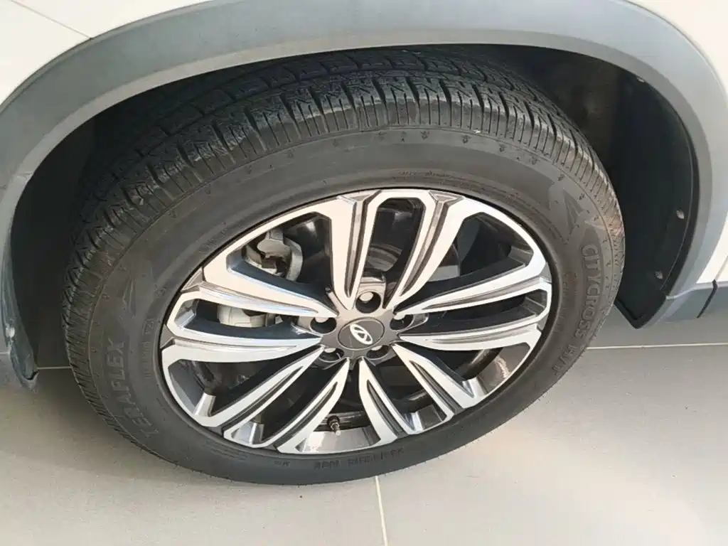 Chery Tiggo 8 — фото 23