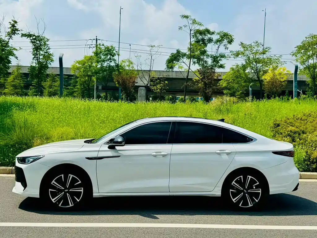 Chery Arrizo 8 PRO — фото 3