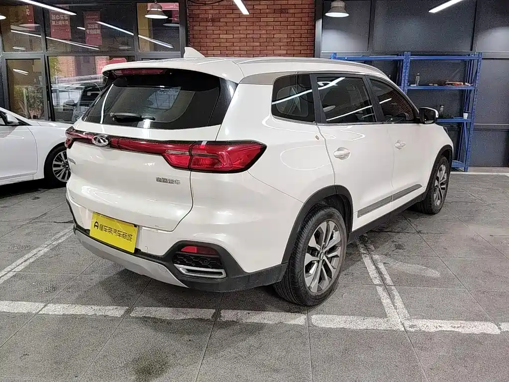 Chery Tiggo 8 — фото 4