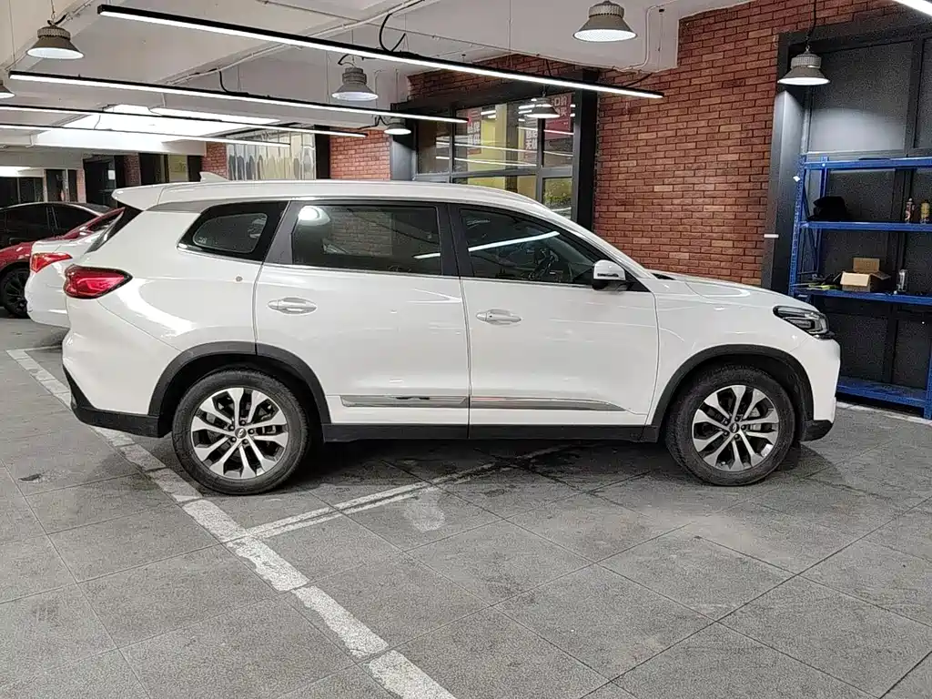 Chery Tiggo 8 — фото 5