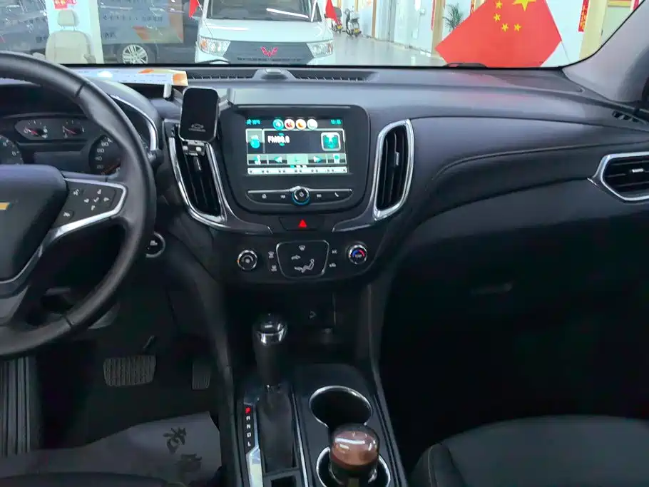 Chevrolet Equinox — фото 13