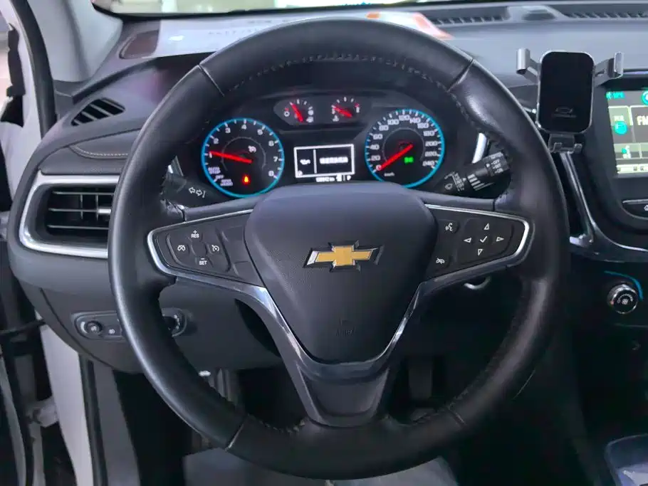 Chevrolet Equinox — фото 15