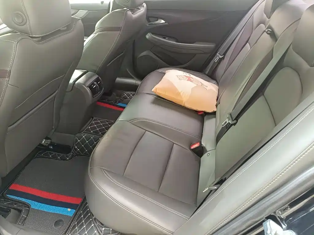 Chevrolet Malibu — фото 17
