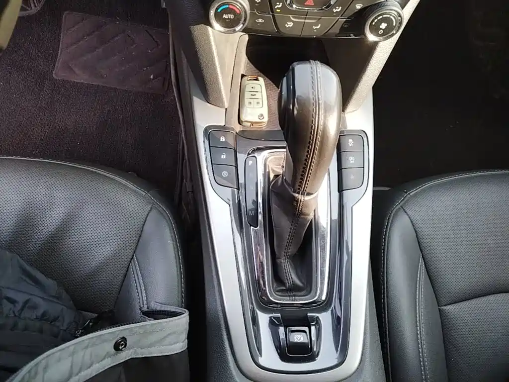 Chevrolet Malibu — фото 14