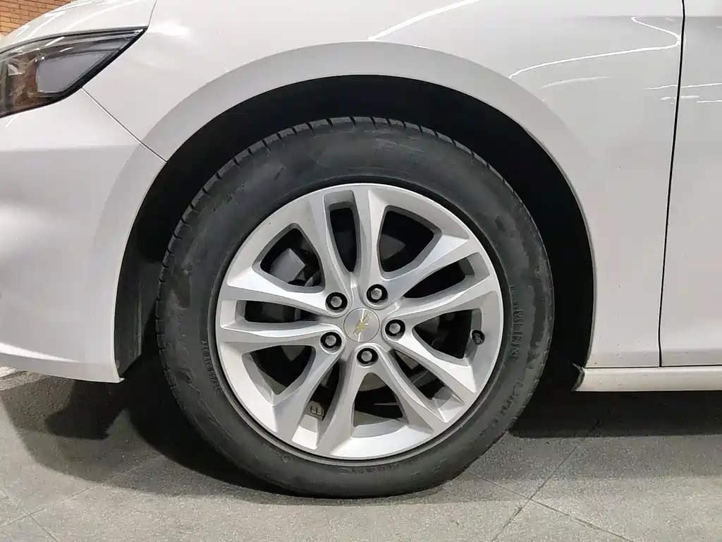 Chevrolet Malibu XL — фото 14