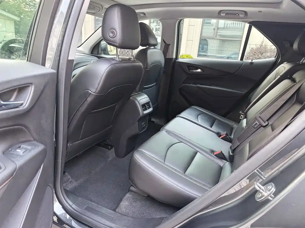 Chevrolet Equinox — фото 15