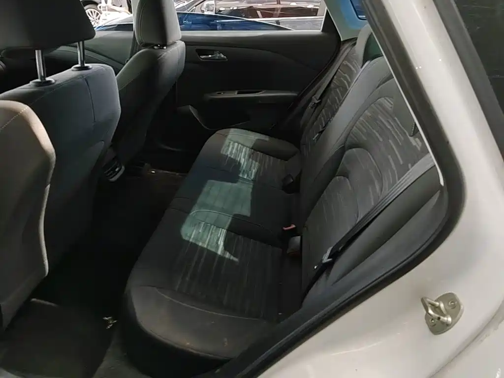 Chevrolet Monza — фото 17
