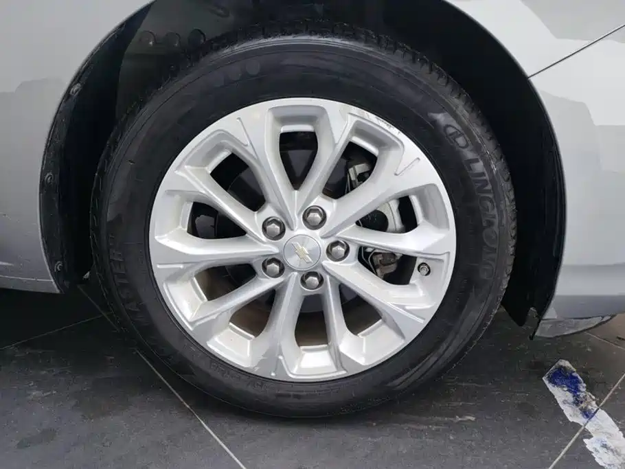 Chevrolet Monza — фото 6