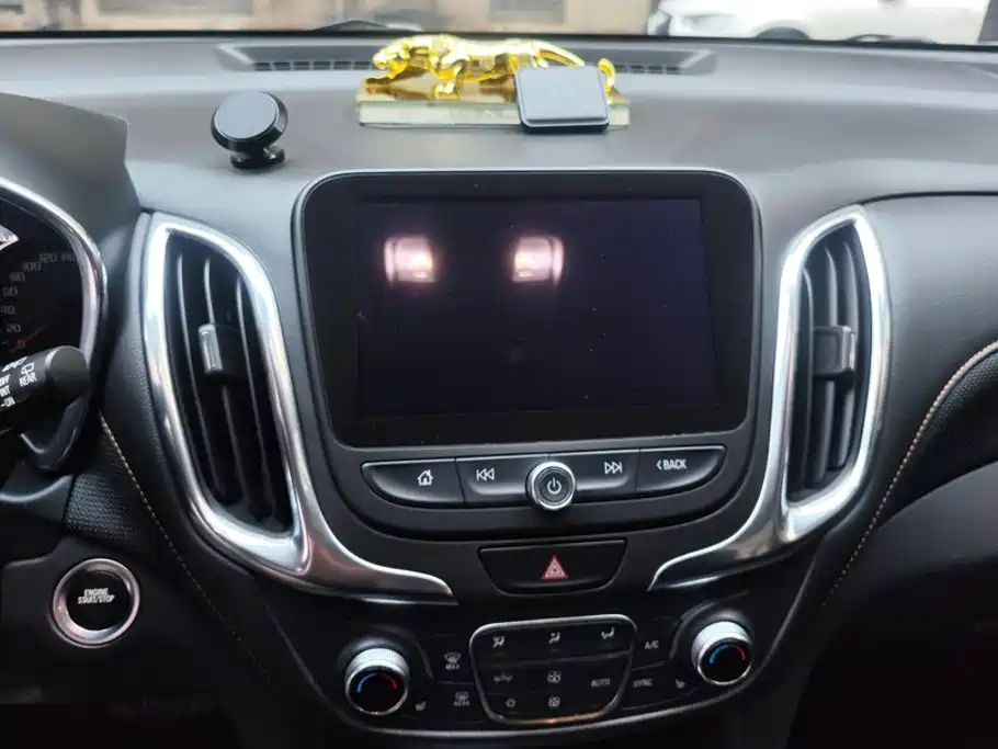 Chevrolet Equinox — фото 13