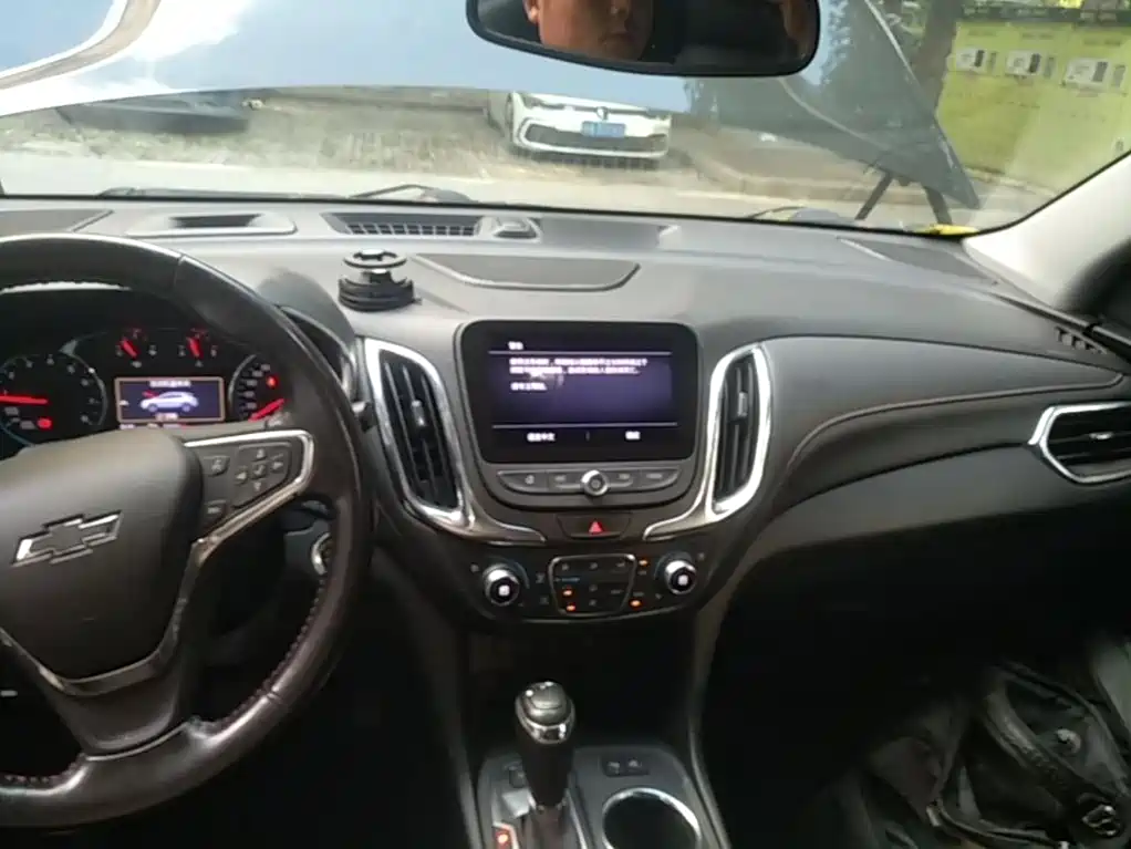Chevrolet Equinox — фото 10