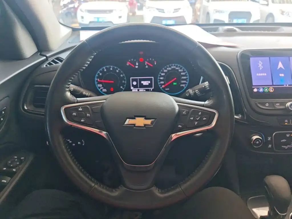 Chevrolet Equinox — фото 11