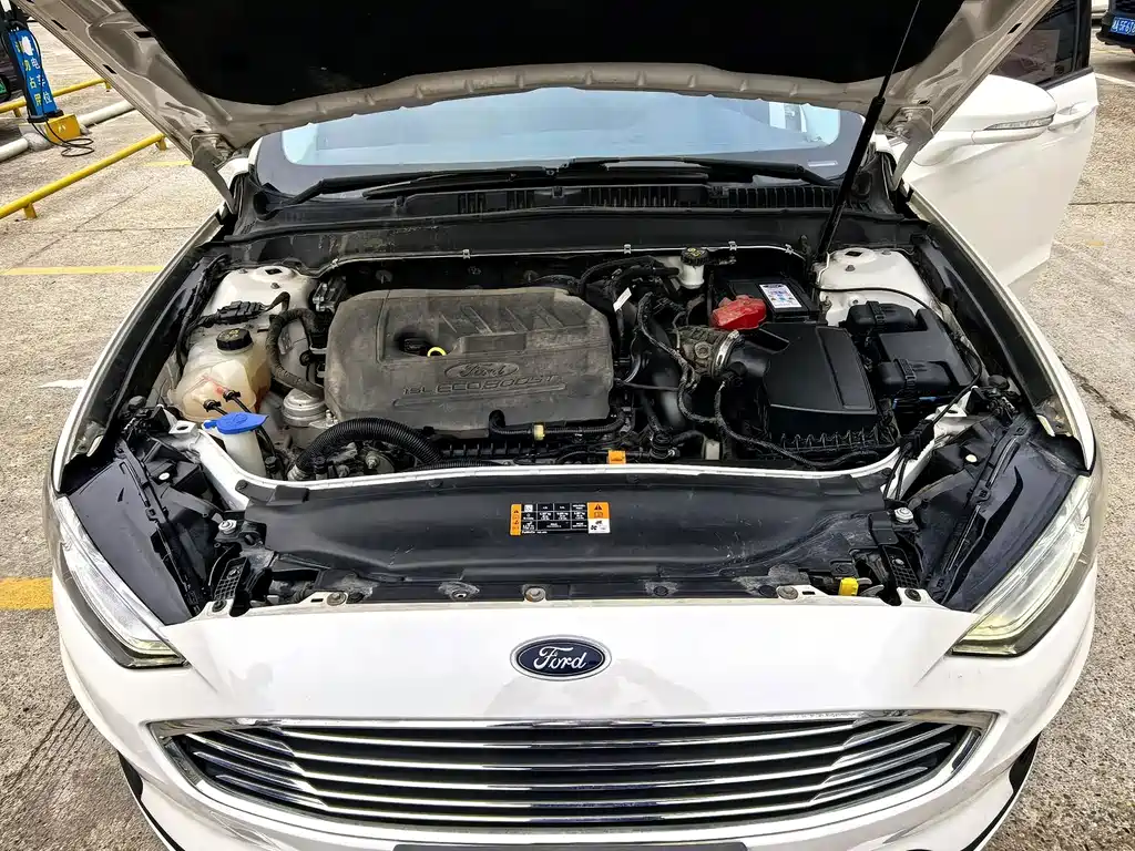 Ford Mondeo — фото 17