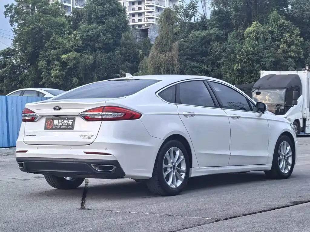 Ford Mondeo — фото 5