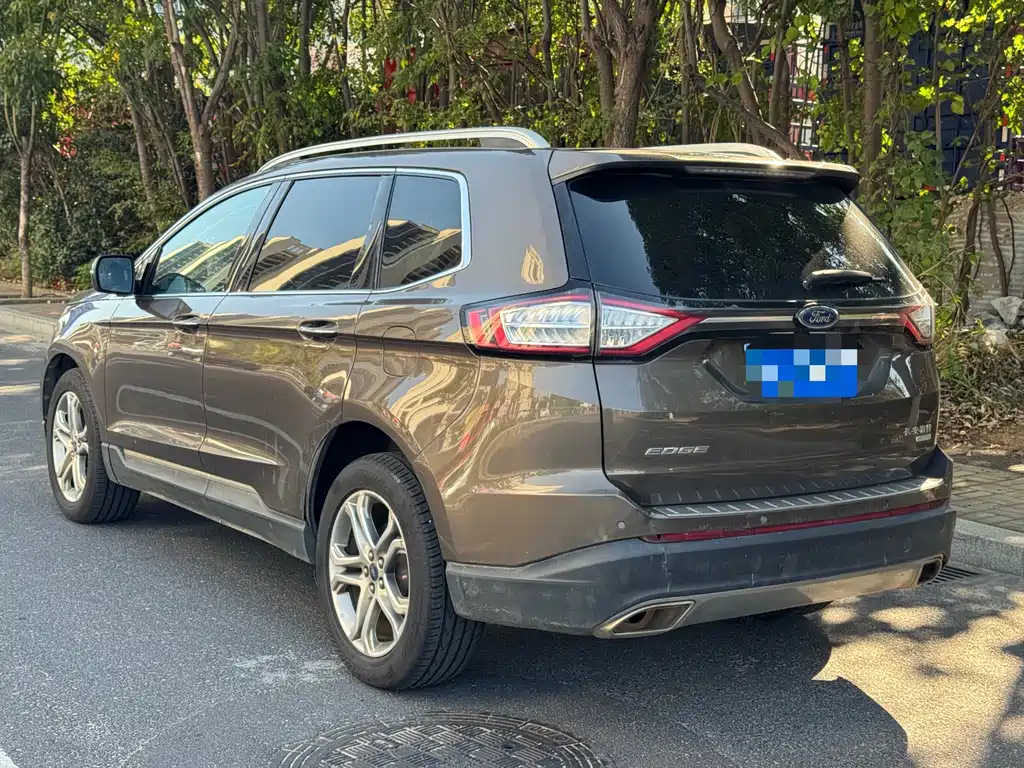 Ford Edge — фото 4