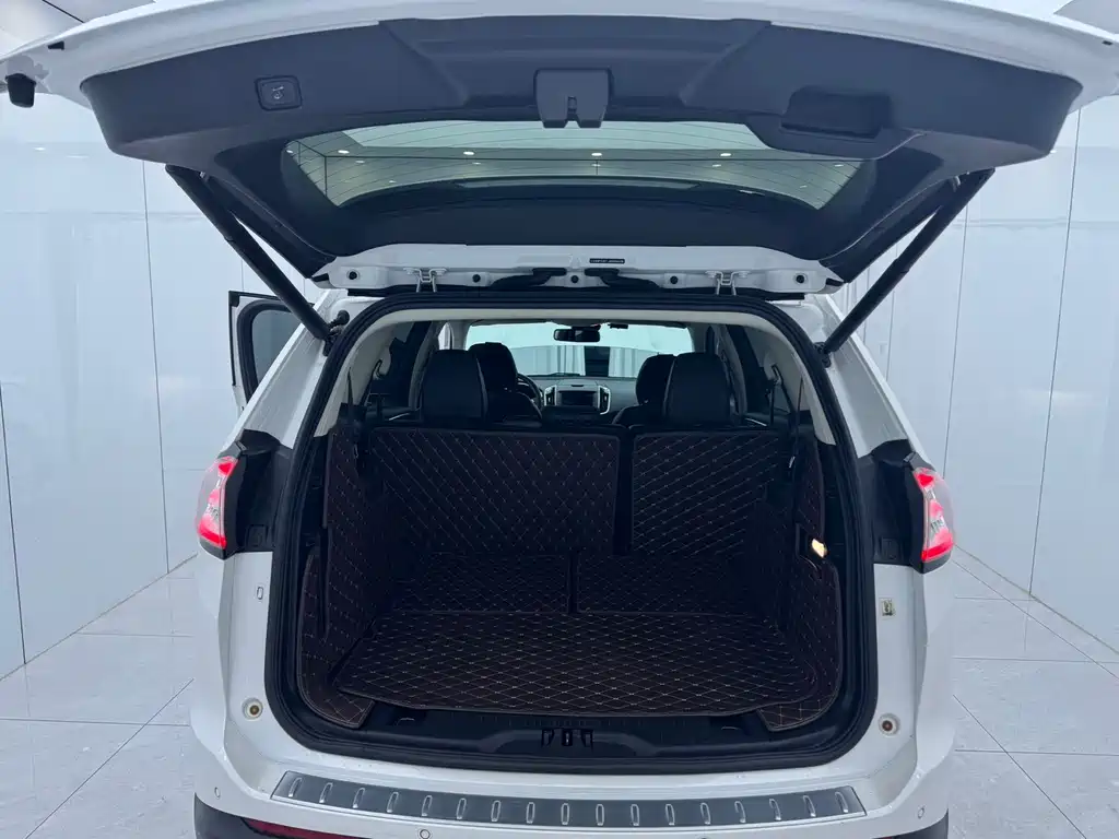 Ford Edge — фото 14